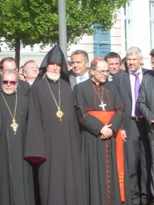 Les responsables réligieux des Eglises apostolique arménienne et catholique ont ouvert la commémration du centenaire du génocide arménien à Lyon (© Pierre Nouvelle).