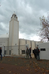 Depuis vint ans, la grande mosquée de Lyon est le point central de rassemblement des musulmans de Lyon  (© Pierre Nouvelle) .