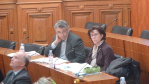Daniel Jullien (centriste), Bernard Chaverot et Sheila Mc Carron (gauche) ont fait entendre une voix discordante au sein d'un Conseil départemental très consensuel (© Pierre Nouvelle).