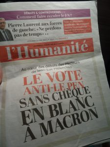 De quelque bord politique qu'ils viennent, les électeurs d'Emmanuel macron le 7 mai n'entendent pas donner un chêque en blanc au futur président (© Pierre Nouvelle). 