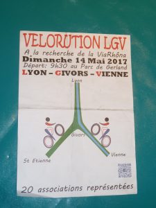 les 815 kilomètres de La Via Rhona comportent un certain nombre de trous sur sa piste cyclable comme entre Lyon et Givors (© Pierre Nouvelle). 