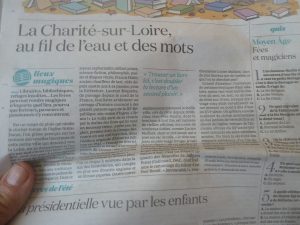 Au fil de l'été, le quotidien La Croix s'est arrêté à la Charité-sur-Loire  (© Pierre Nouvelle).