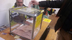 Comme du 12 au 14 janvier, les habitants de Saint-Clair-du-Rhône (Isère) sont vebnus se prononcer lors d'une votation citoyenne inédite (© Pierre Nouvelle).